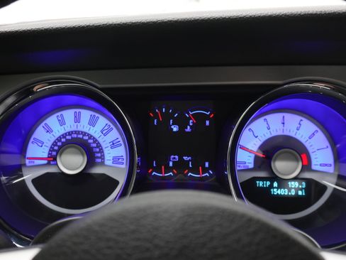 Used 2011 Ford Mustang GT Premium RWD image 11