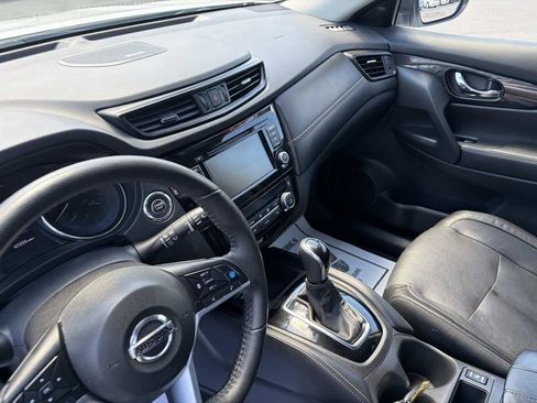 Used 2020 Nissan Rogue SL AWD/4WD image 13