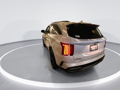 Used 2022 Kia Sorento SX image 3