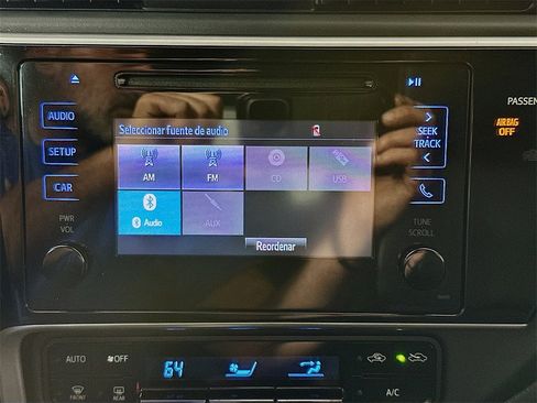 Used 2017 Toyota Corolla SE image 17