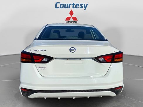 Used 2022 Nissan Altima 2.5 S FWD image 4