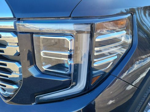 Used 2022 GMC Sierra 1500 Denali w/ Denali Reserve Package image 9