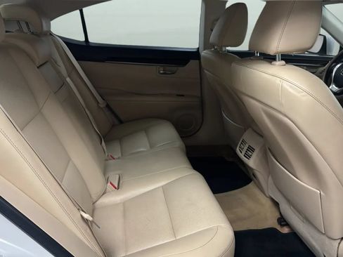 Used 2015 Lexus ES 350 w/ Luxury Package FWD image 23