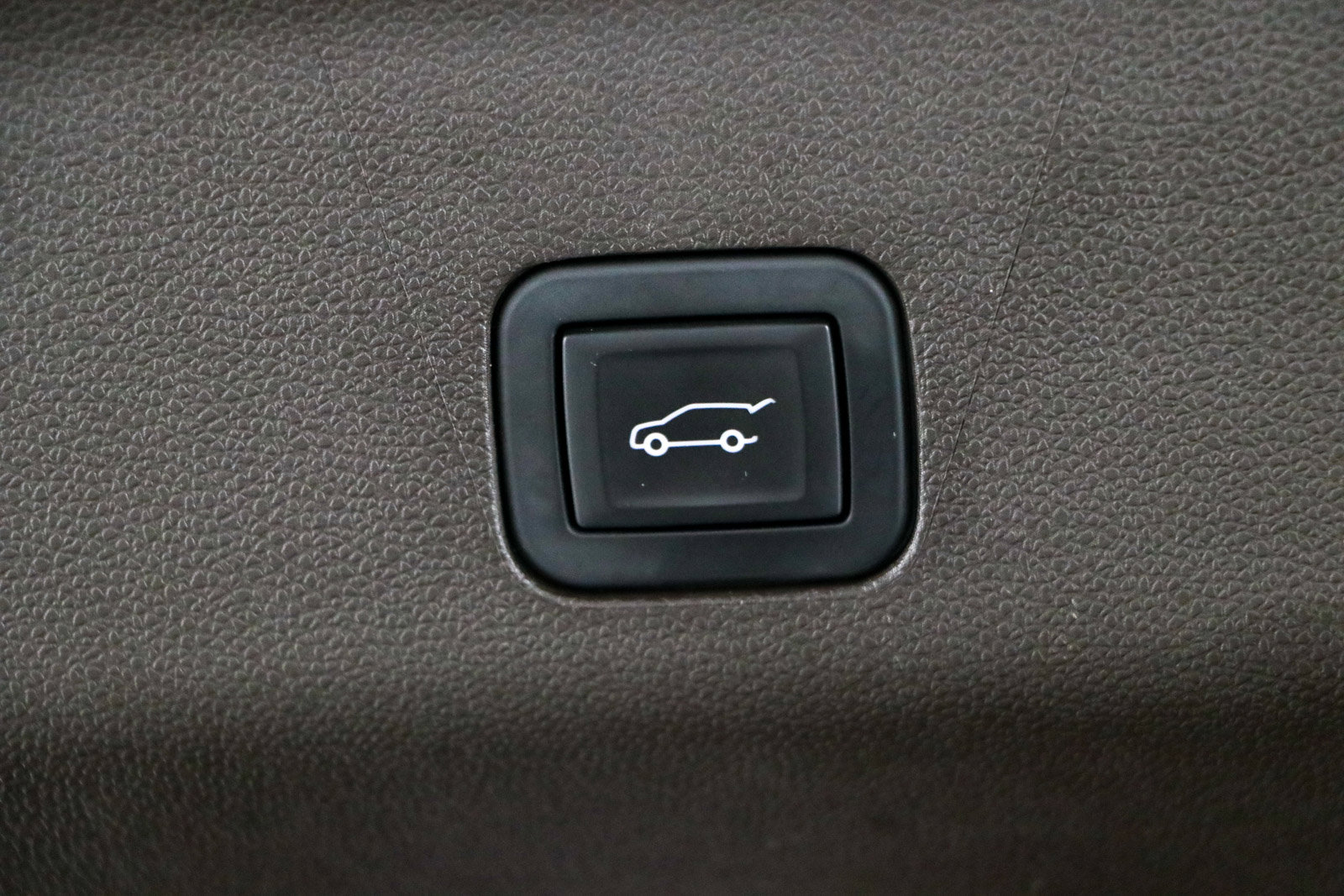 Used 2023 GMC Yukon SLT w/ SLT Premium Package AWD/4WD image 35