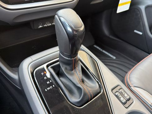 Used 2025 Subaru Crosstrek 2.5i Limited w/ Crosstrek Mirror Package image 21