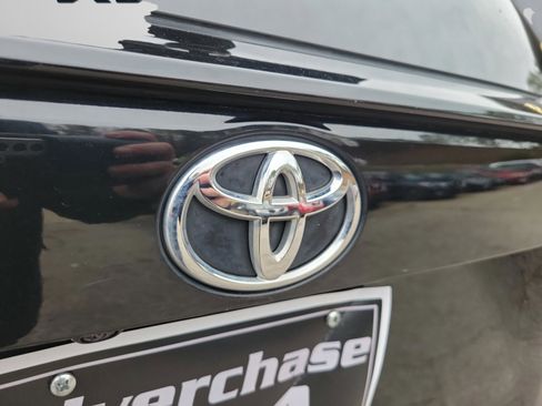 Used 2023 Toyota RAV4 XLE Premium image 11
