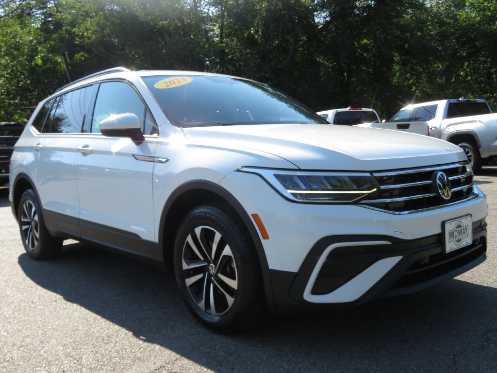 Used 2023 Volkswagen Tiguan S FWD image 3