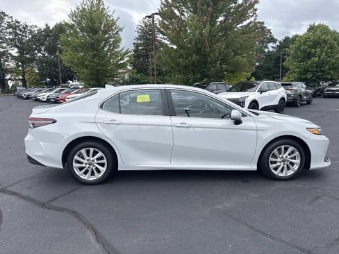 Used 2023 Toyota Camry LE AWD/4WD image 7