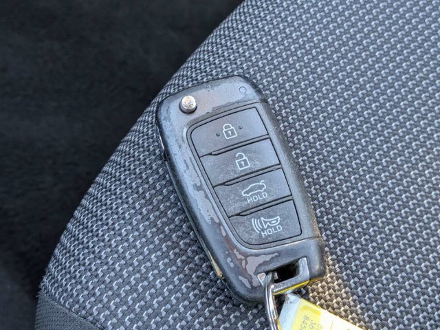 Used 2021 Hyundai Accent SE FWD image 26