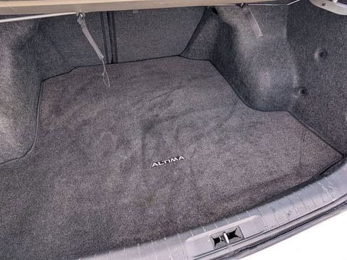 Used 2015 Nissan Altima 2.5 SV w/ Convenience Package image 16