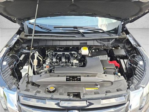 Used 2025 Nissan Pathfinder SV FWD image 23