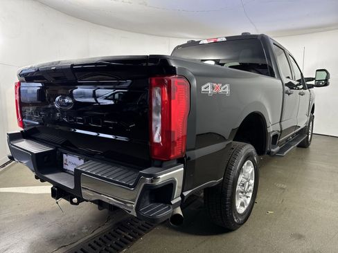 Used 2025 Ford F250 XLT image 32