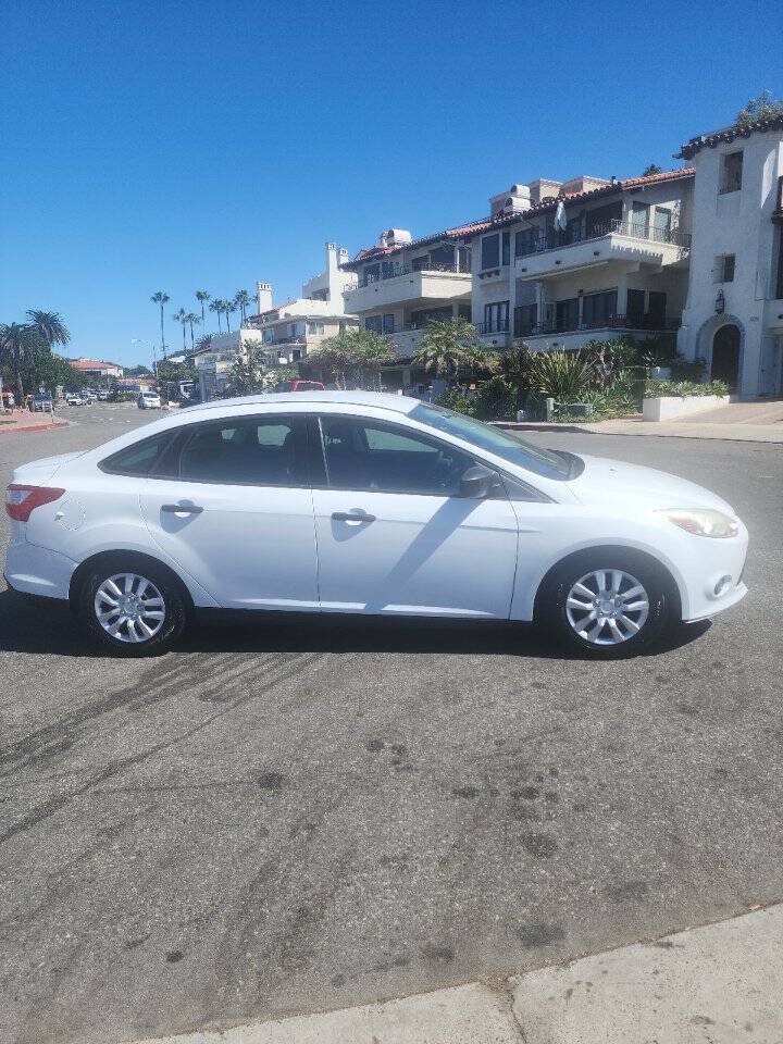 Used 2014 Ford Focus S FWD image 4