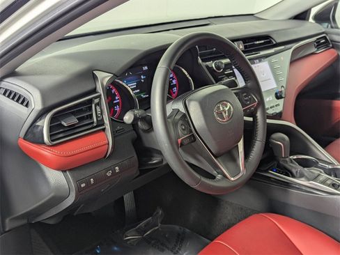 Used 2019 Toyota Camry XSE image 11