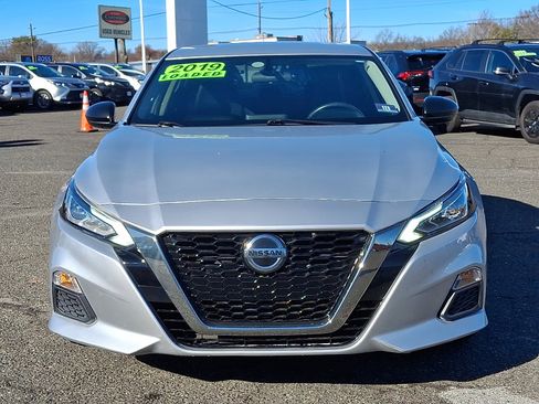 Used 2019 Nissan Altima 2.5 SR image 2