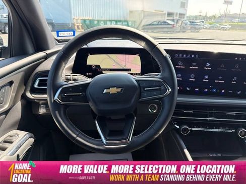 Used 2026 Chevrolet Traverse LT FWD image 15