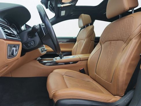 Used 2019 BMW 750i xDrive w/ Executive Package AWD/4WD image 10