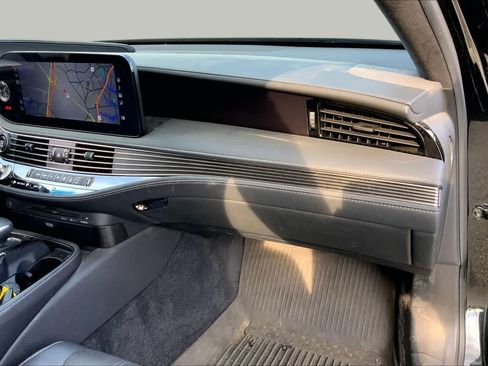 Certified 2022 Lexus LS 500 AWD w/ Interior Upgrade Package image 18