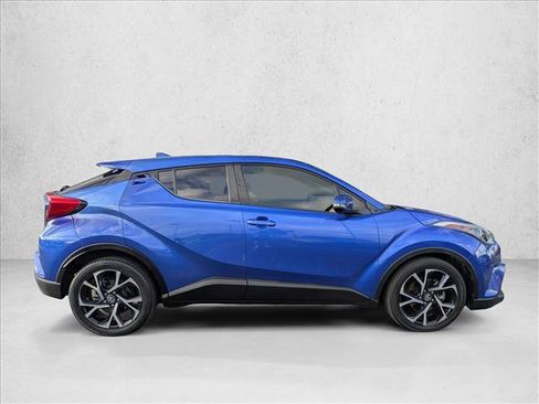 Used 2018 Toyota C-HR XLE image 4