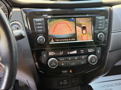 Used 2020 Nissan Rogue SV w/ Premium Package FWD image 18