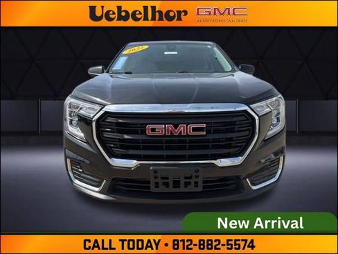 Used 2022 GMC Terrain SLE image 11
