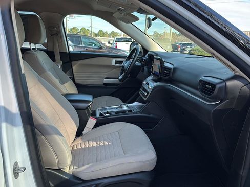 Used 2021 Ford Explorer XLT image 10