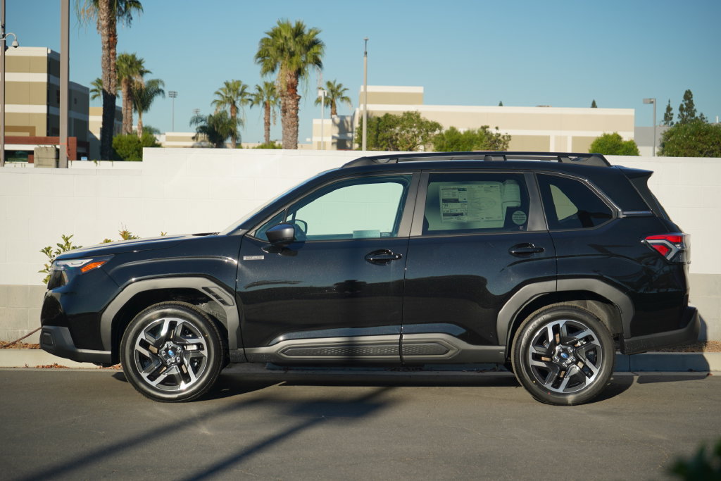 New 2026 Subaru Forester Premium AWD/4WD image 3