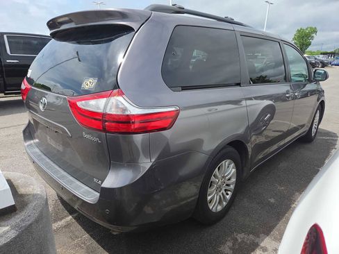 Used 2015 Toyota Sienna XLE w/ XLE Navigation Package FWD image 5