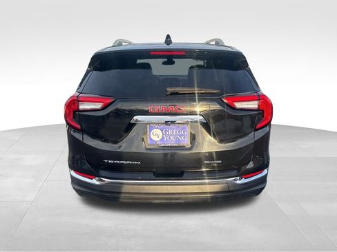 Used 2024 GMC Terrain SLT image 5