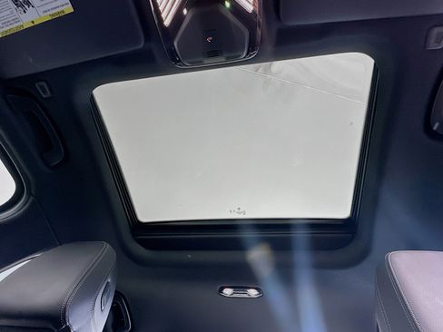 Used 2025 BMW 330i Sedan image 26