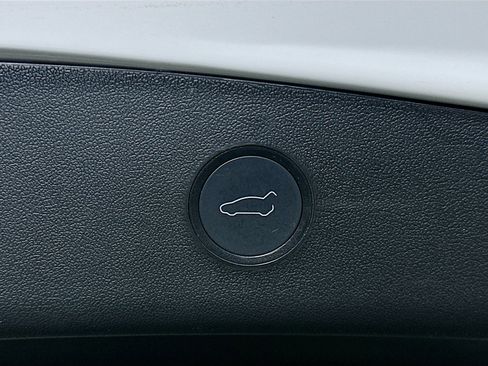 Used 2022 Tesla Model 3 Long Range image 27