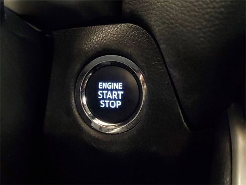 Used 2023 Toyota RAV4 XLE Premium image 33