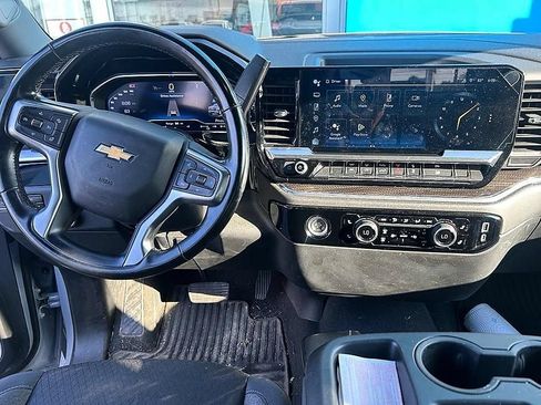 Used 2024 Chevrolet Silverado 1500 LT AWD/4WD image 17
