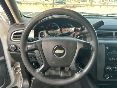 Used 2010 Chevrolet Suburban 2500 w/ Skid Plate Package image 12