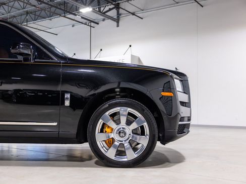 Used 2022 Rolls-Royce Cullinan AWD/4WD image 15