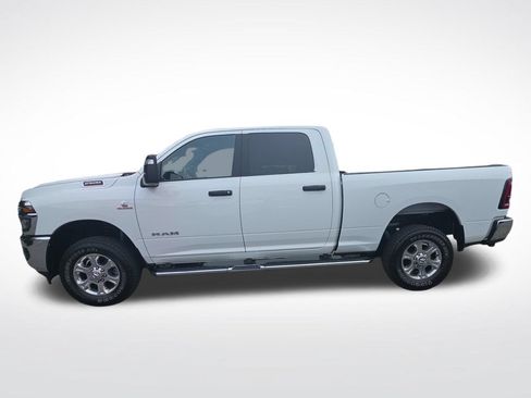 Used 2025 RAM 2500 Big Horn AWD/4WD image 2