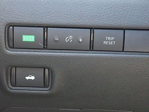 Used 2024 Nissan Sentra SR w/ SR Premium Package FWD image 26