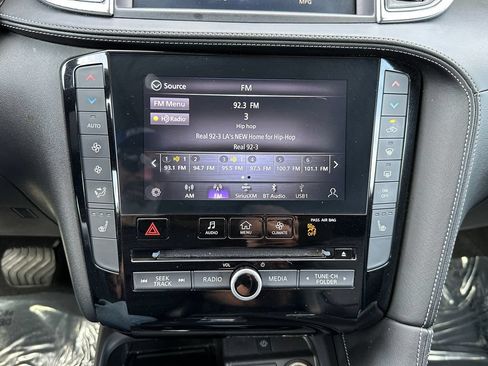 Used 2023 INFINITI QX50 Luxe FWD image 32