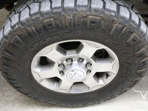 Used 2018 RAM 2500 SLT w/ Luxury Group AWD/4WD image 10