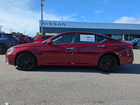 New 2025 Nissan Altima 2.5 SV w/ SV Special Edition Package image 7