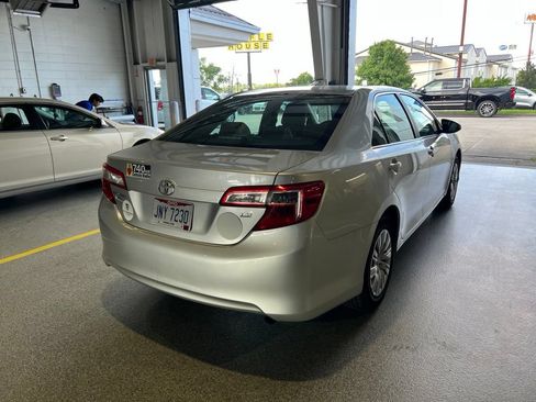 Used 2012 Toyota Camry LE FWD image 3