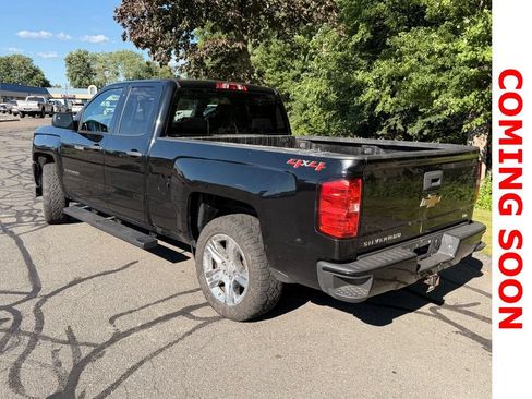 Used 2019 Chevrolet Silverado 1500 Custom w/ Custom Convenience Package AWD/4WD image 7