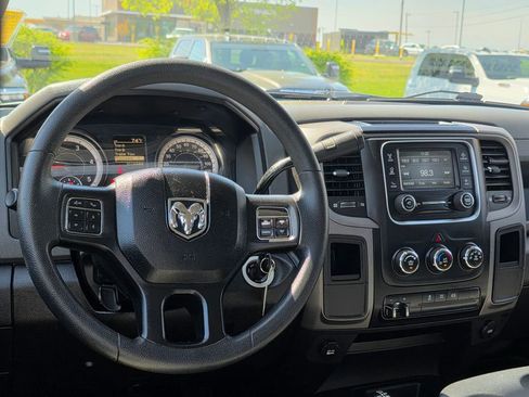 Used 2018 RAM 2500 Tradesman w/ Chrome Appearance Group image 32
