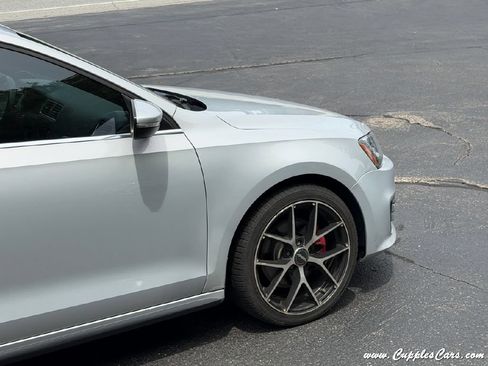Used 2013 Volkswagen Jetta GLI Autobahn FWD image 41