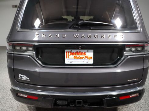 Used 2022 Jeep Grand Wagoneer Series III AWD/4WD image 8