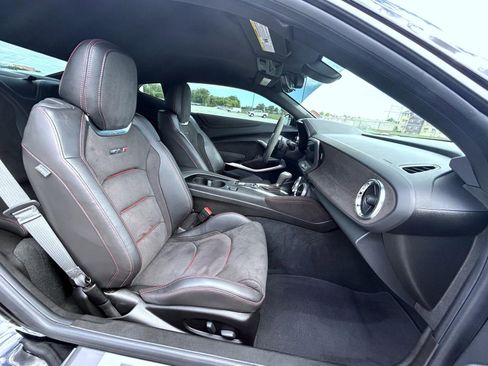Used 2022 Chevrolet Camaro ZL1 RWD image 16