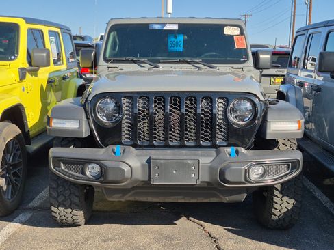 Used 2023 Jeep Wrangler Unlimited w/ Cold Weather Group AWD/4WD image 12