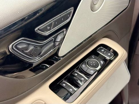 Used 2020 Lincoln Aviator Reserve w/ Equipment Group 201A image 18