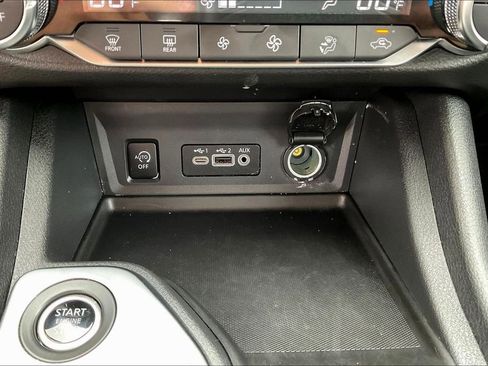 Used 2025 Nissan Sentra SR FWD image 25