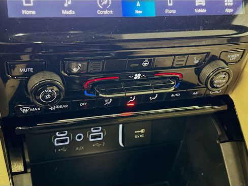 Used 2023 Jeep Grand Cherokee L Limited image 24